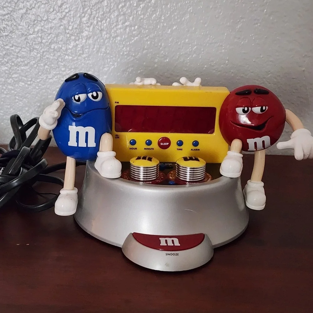 Vintage 2000s M&M's AM/FM Radio Digital Alarm Clock Blue/Red Candies Works